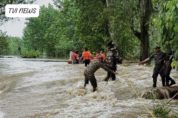 Landslide in vaishno devi temple, 30 people found dead.