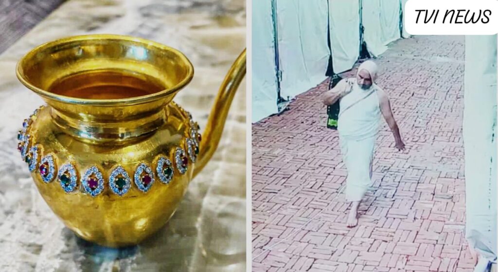 Gold & Diamond kalash stolen near red fort.